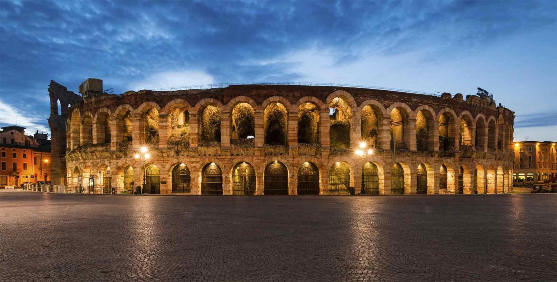 -Near Arena & Parking - Pet Friendly Historical Arena Palace Apartment Verona Bagian luar foto