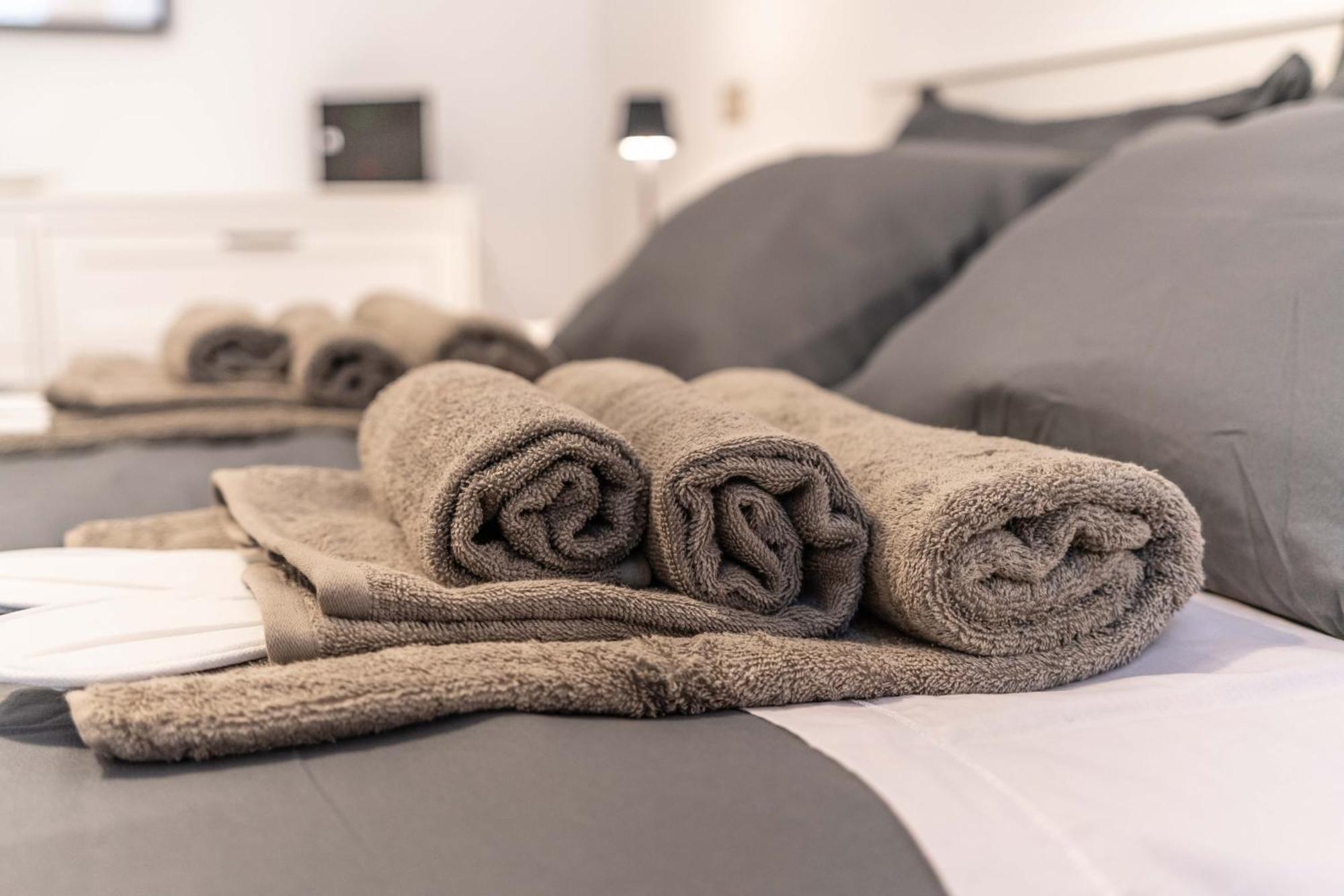 -Near Arena & Parking - Pet Friendly Historical Arena Palace Apartment Verona Bagian luar foto
