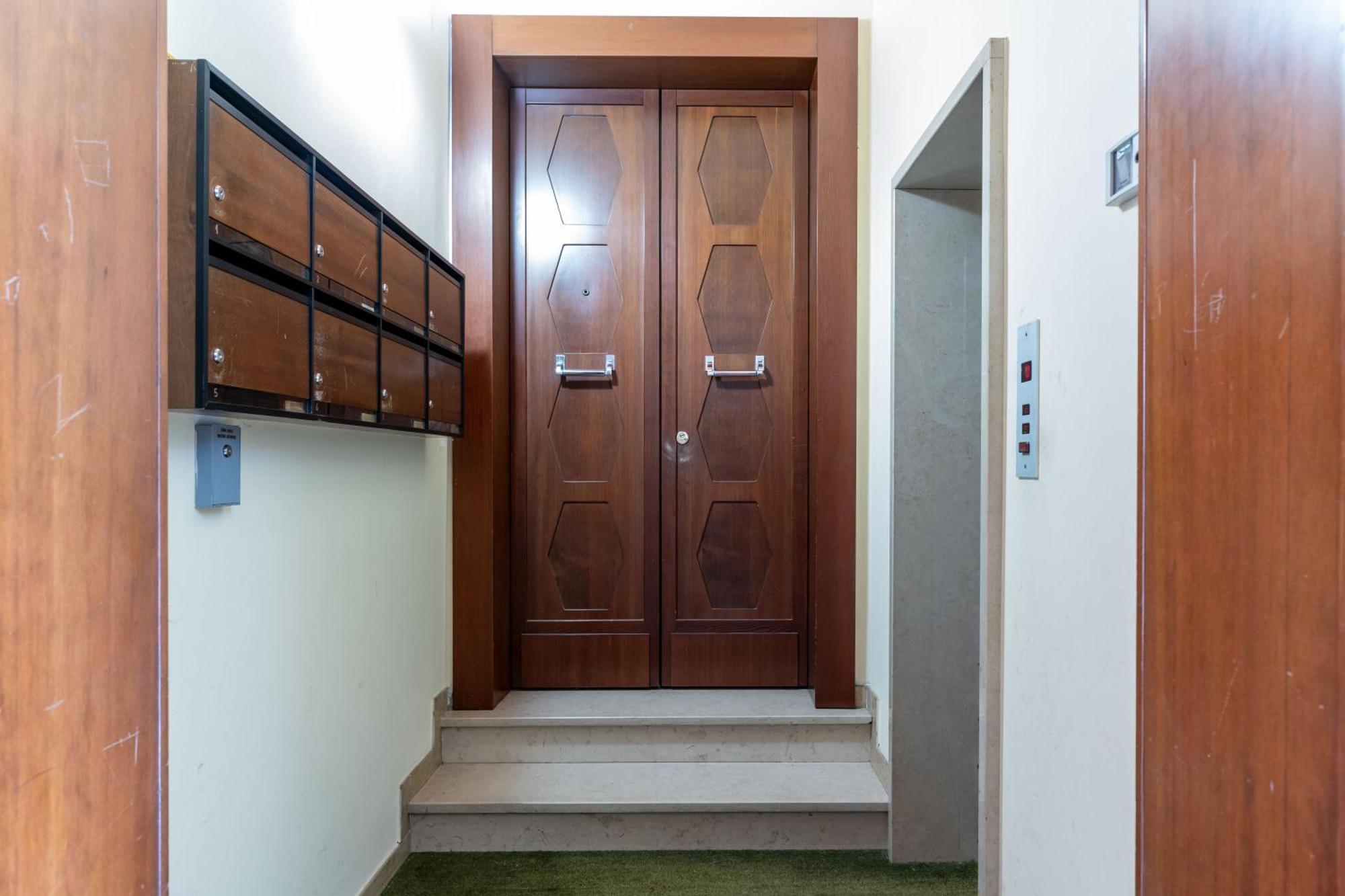 -Near Arena & Parking - Pet Friendly Historical Arena Palace Apartment Verona Bagian luar foto