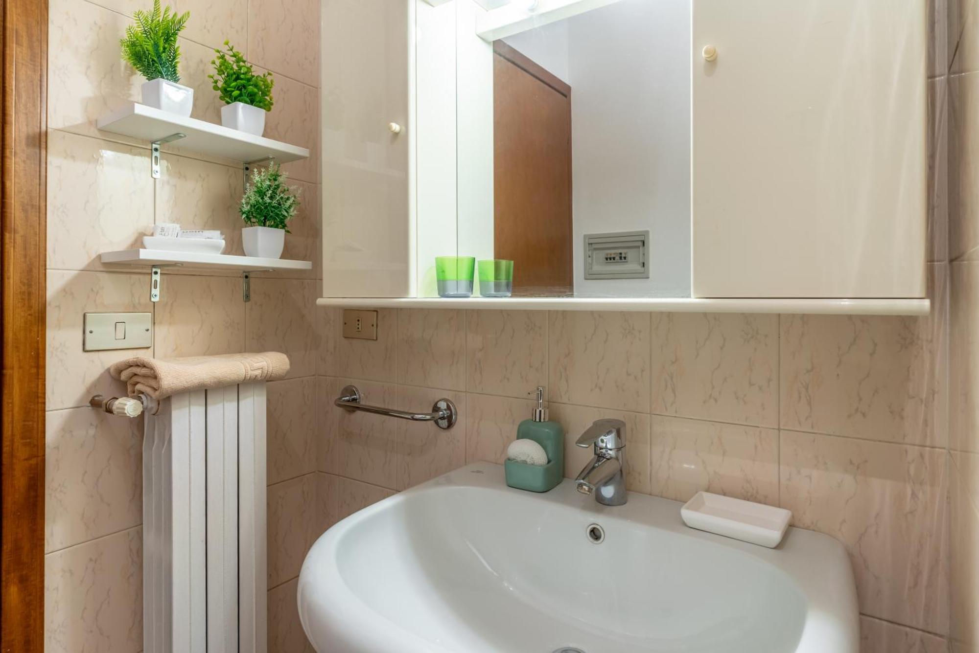 -Near Arena & Parking - Pet Friendly Historical Arena Palace Apartment Verona Bagian luar foto