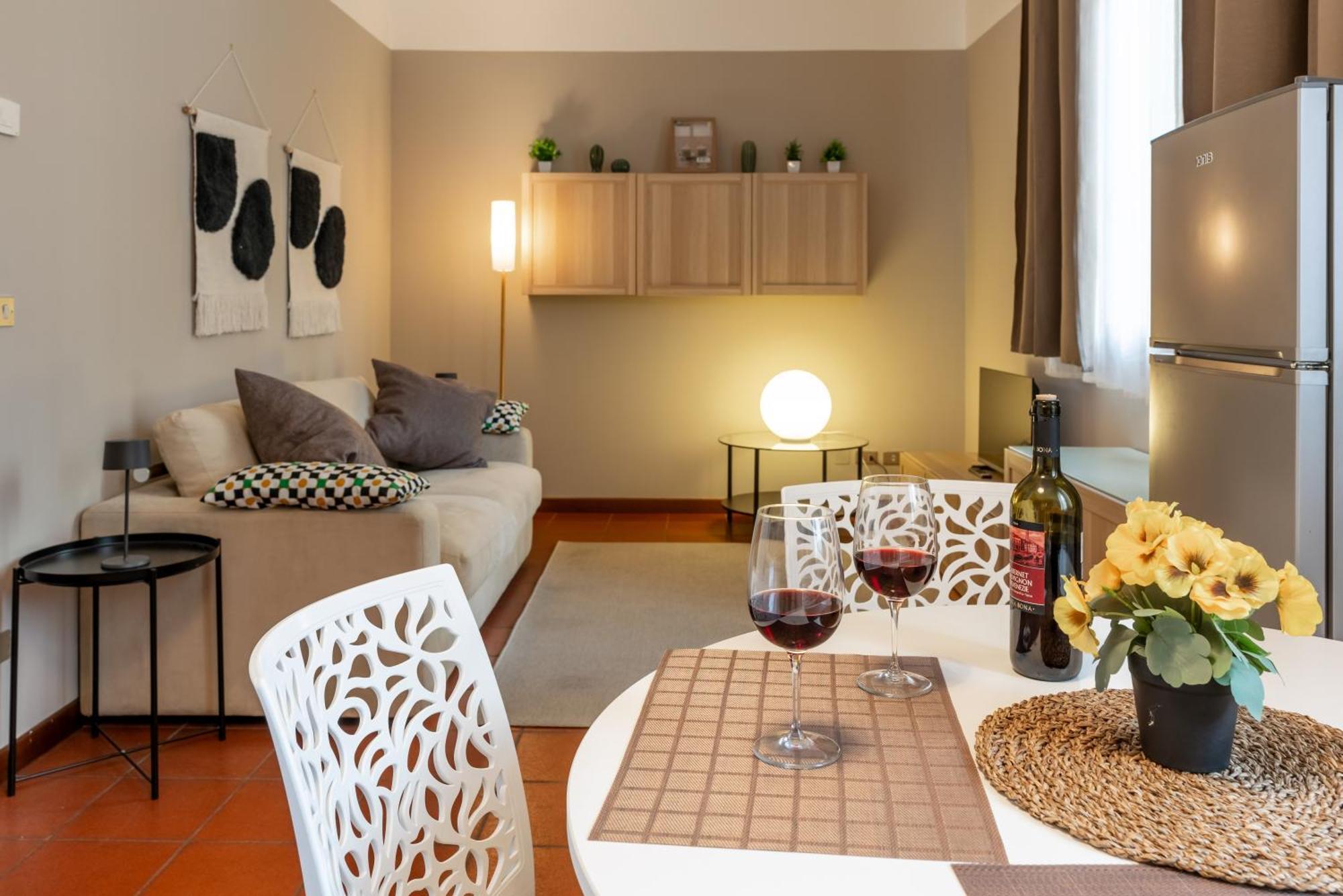 -Near Arena & Parking - Pet Friendly Historical Arena Palace Apartment Verona Bagian luar foto